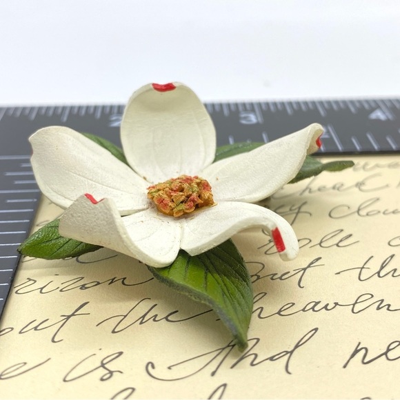 Artisan Made Leather Vintage Dogwood Brooch - Picture 5 of 6